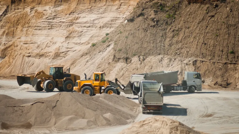 Exploitation de carrières près de Allonnes
